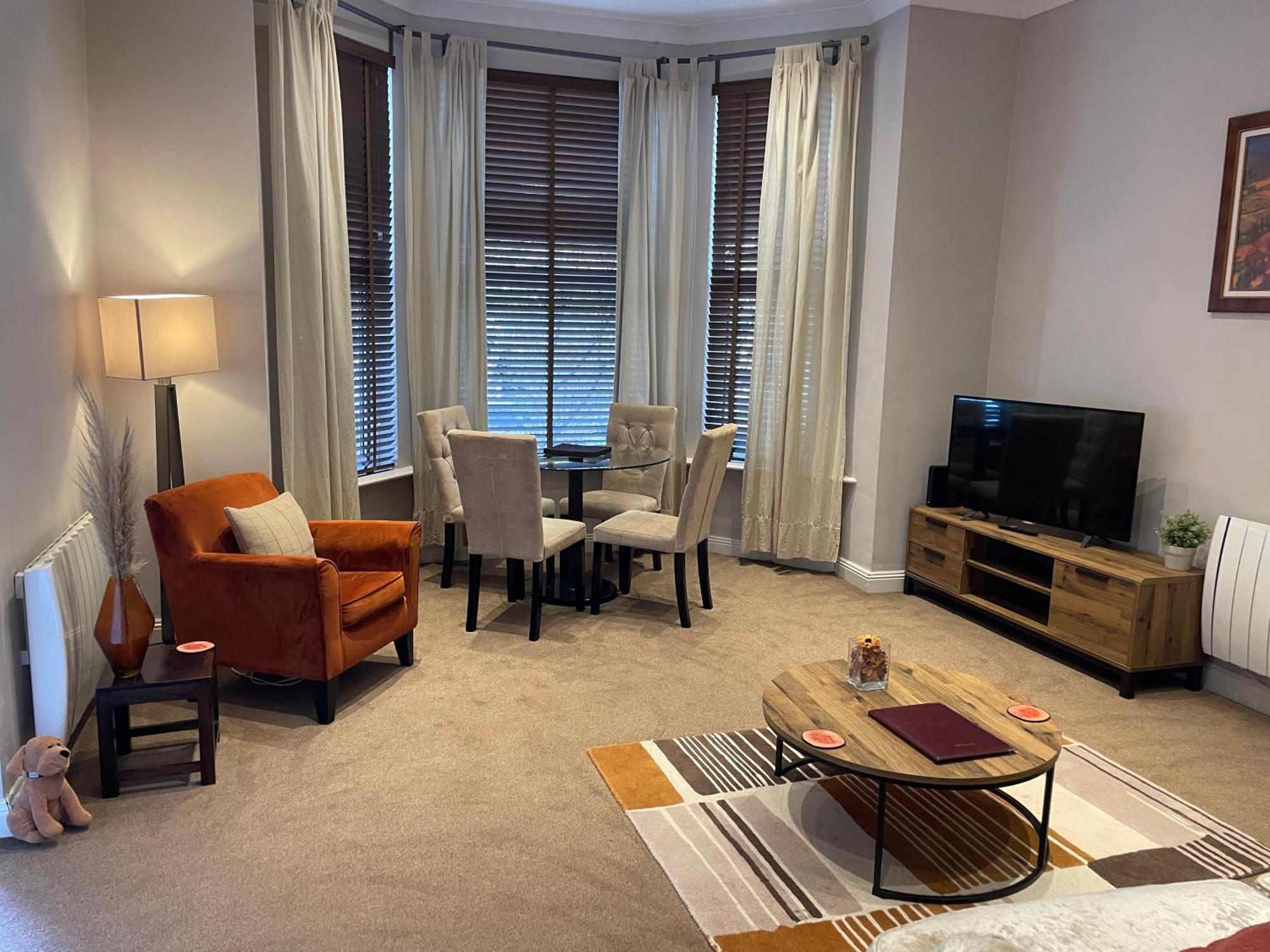 Number 10 Service Apartment - Danes Саутгемптон Экстерьер фото
